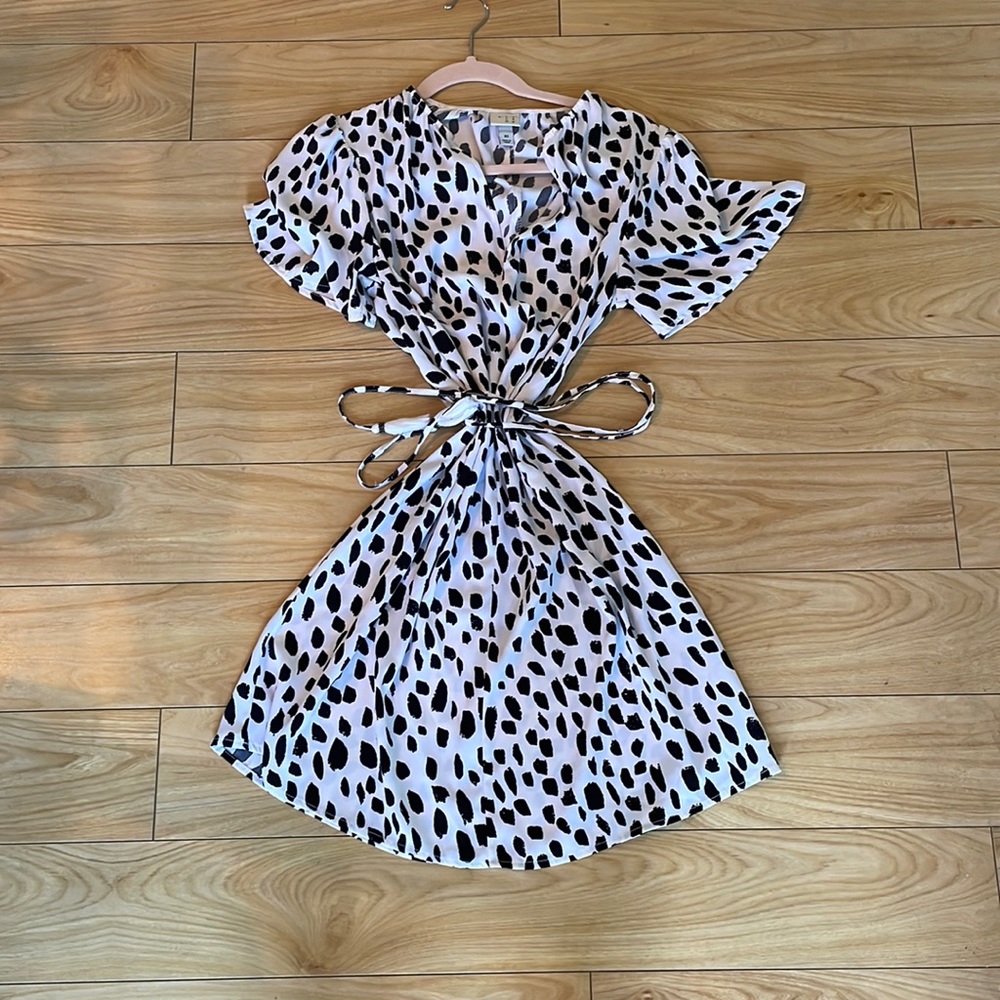 Black and white dress with tie for waist!